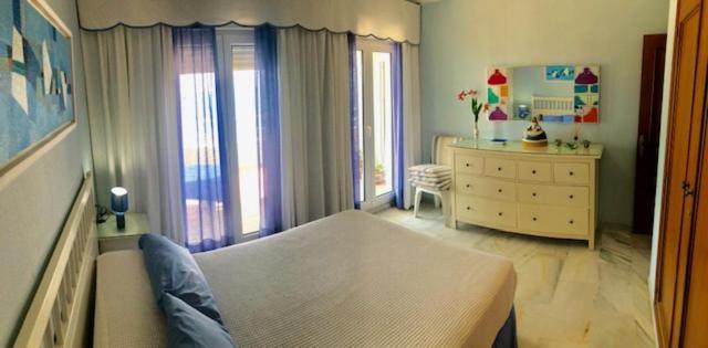 Gatu Premium Villa Isabel Terraza,Parking,1ºlinea Playa,Wifi,Vista Al Mar , Preferente Mayores De 25 Anos Y Familias Cadiz Luaran gambar